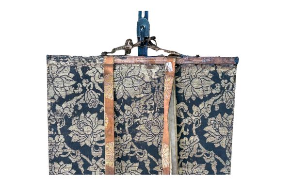 阿弥陀如来立像画 修復前　掛緒など